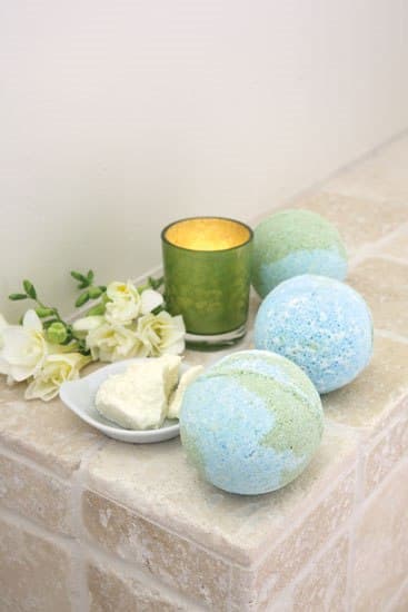 Complete DIY bath bomb guide with recipes, tips, troubleshooting