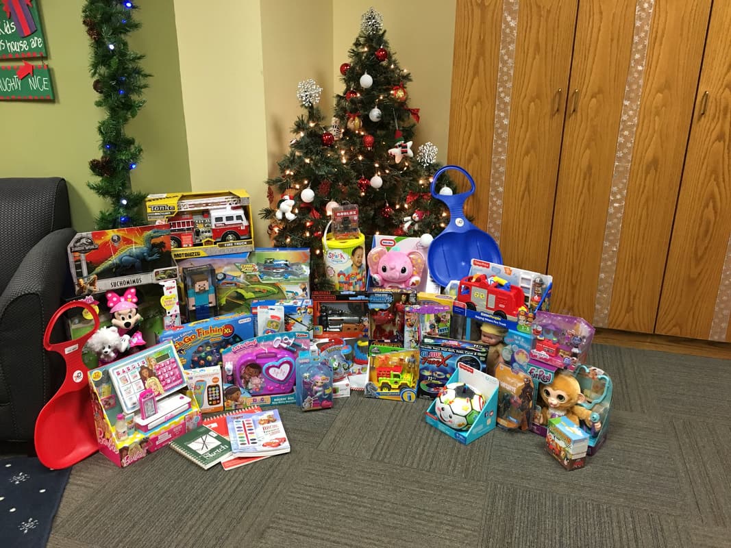 Local Welfare Board Brings Christmas Joy to Foster Children