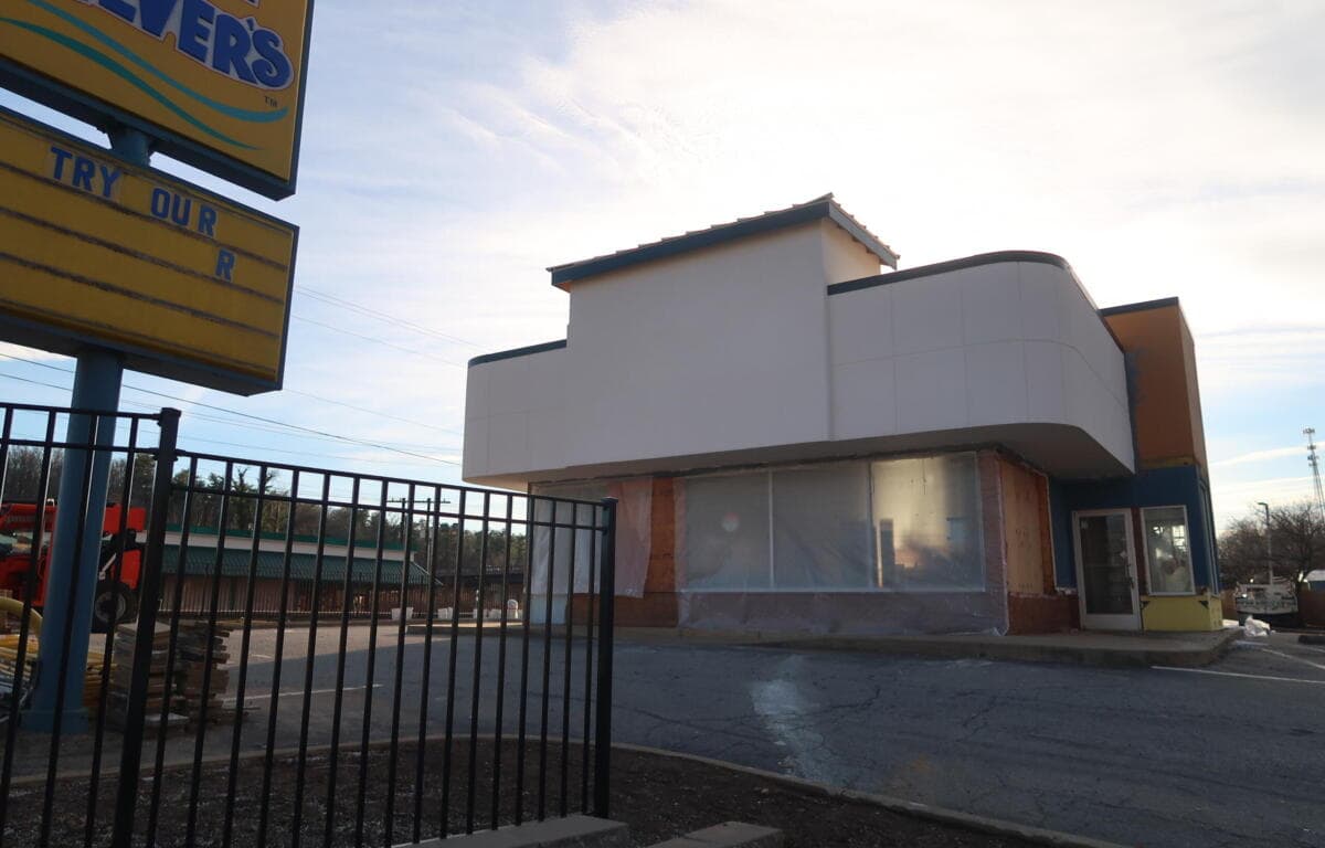 Dunkin’ to Replace Long John Silver’s in Biltmore Village