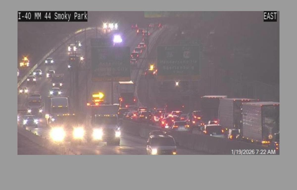 Early-Morning I-40 Crash at Mile Marker 45 Closes Two Eastbound Lanes