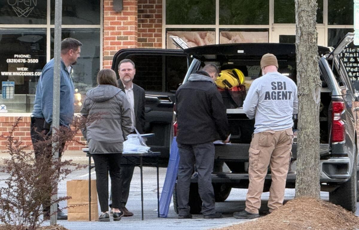 Asheville police shoot armed man at Westmont Commons apartments