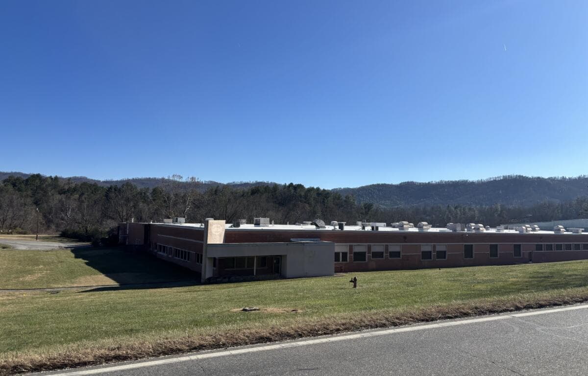 Ballcrank brings 12 indoor pickleball courts to Weaverville, North Carolina
