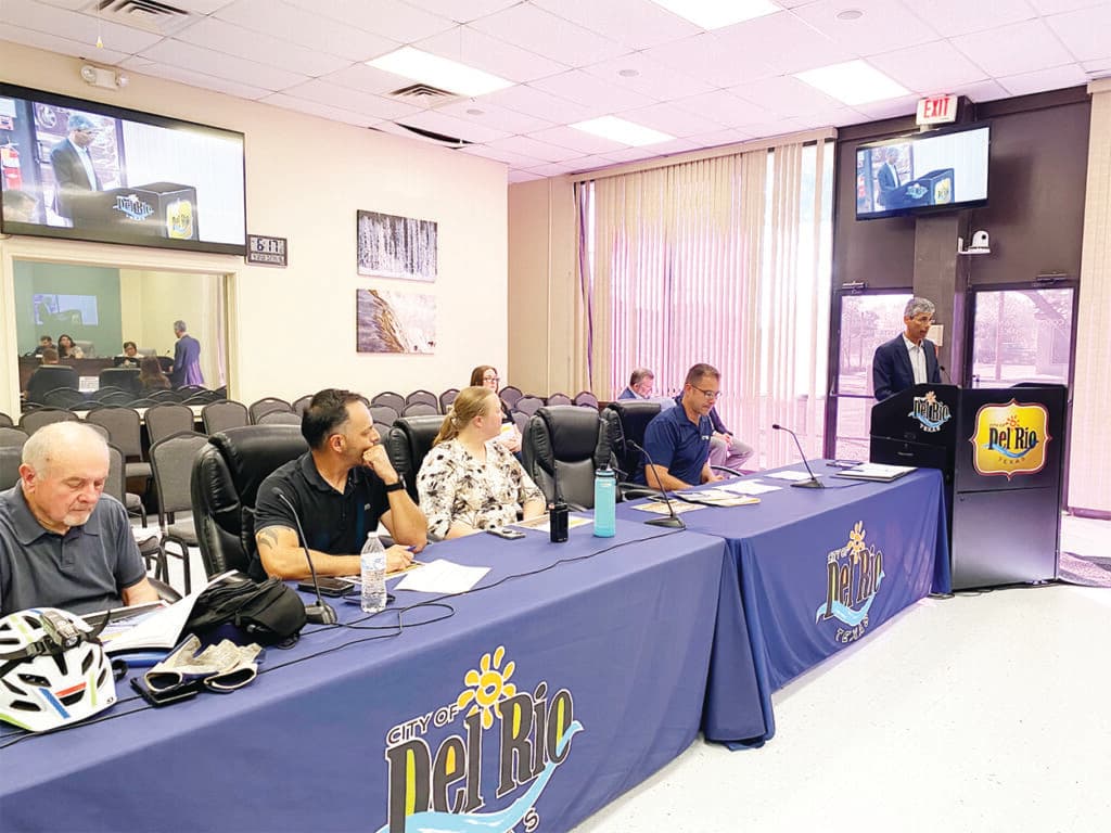 Del Rio airport commission meets tonight to review operations and actions