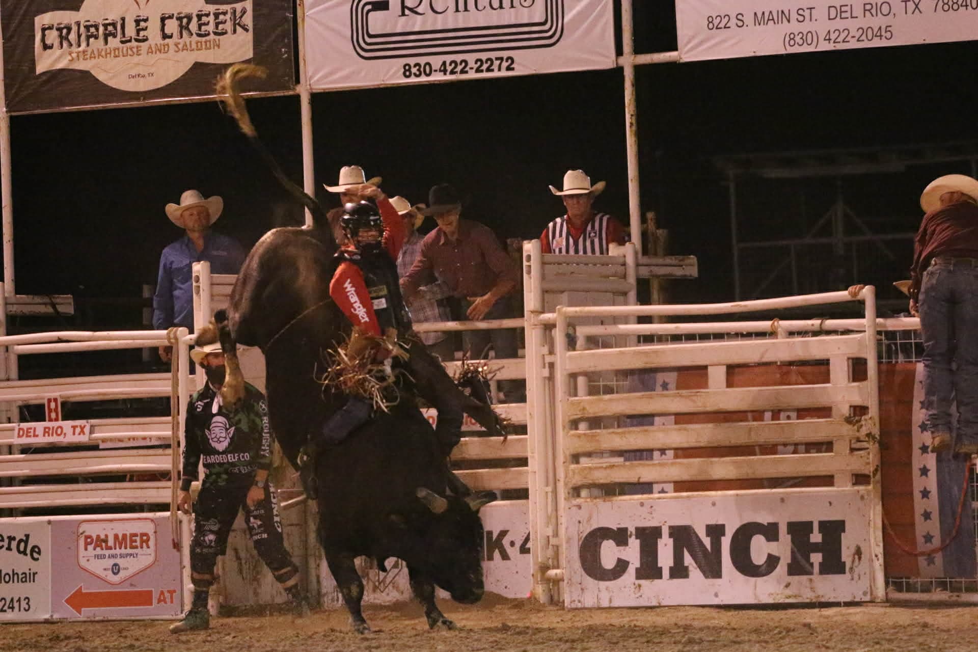 Grady Young’s 88.5 ride leads George Paul opening night in Del Rio