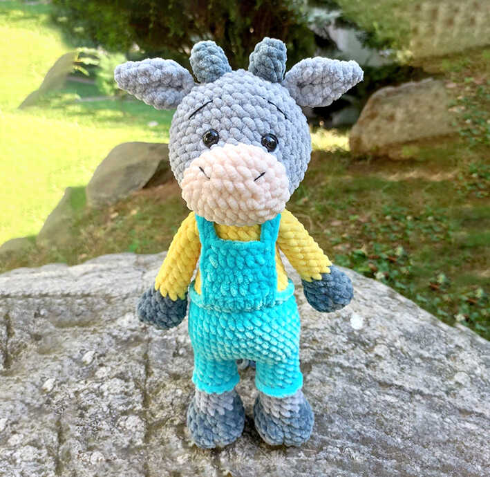 Beginner Crochet Bull Amigurumi Pattern Brings Bright Farm Charm