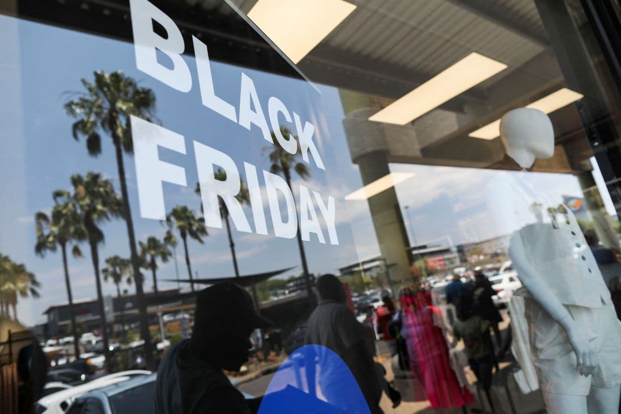 AI Tools Propel Record Black Friday Online Sales, Adobe Says