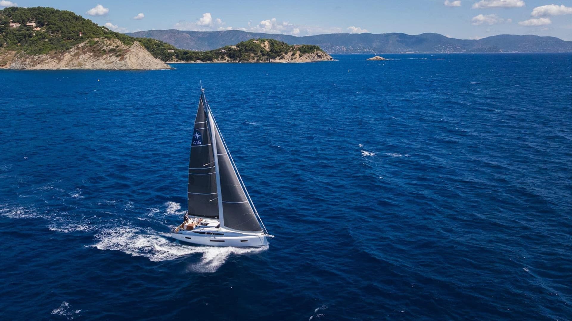 Jeanneau’s maintenance guide maps sailboat care by outing, month, and season