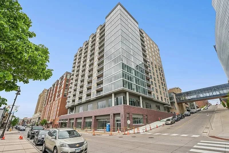 New Duluth high-rise adds housing, hotel, retail downtown