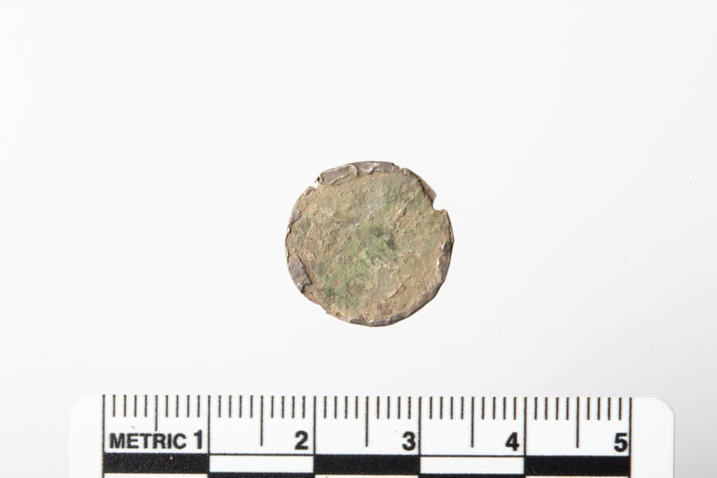 Metal detectorist uncovers Norway’s first coin of Magnus Barefoot
