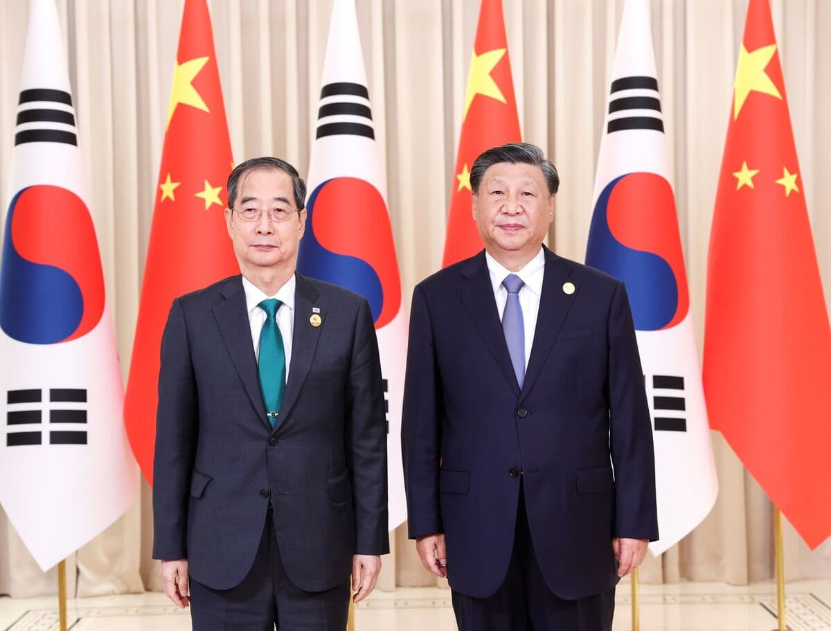 Xi and Lee Meet in Seoul to Recalibrate Economic and Strategic Ties