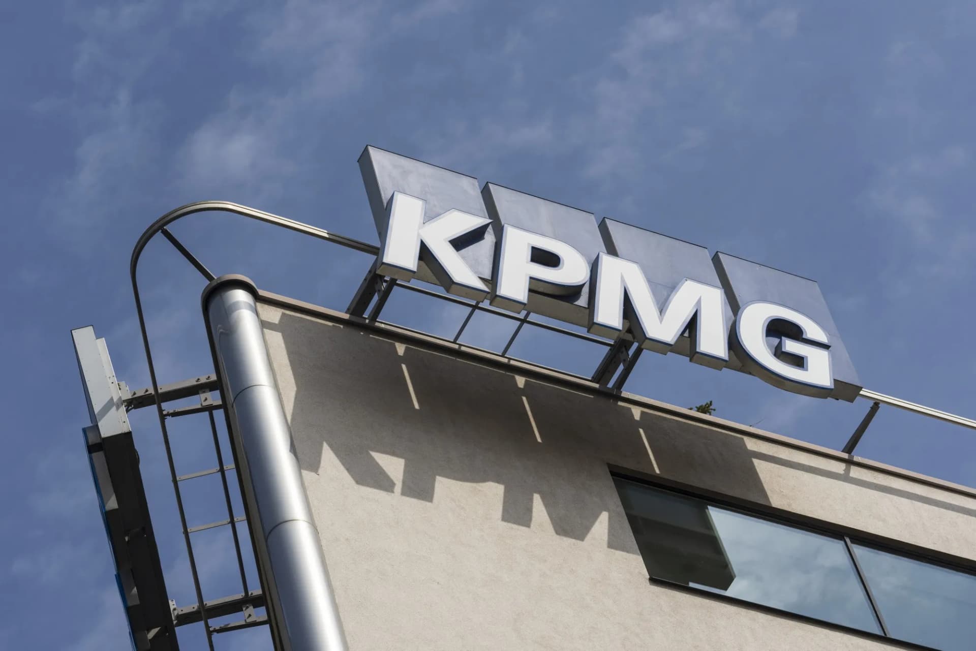 OSC Alleges KPMG Botched Audits for Collapsed Lender Bridging Finance
