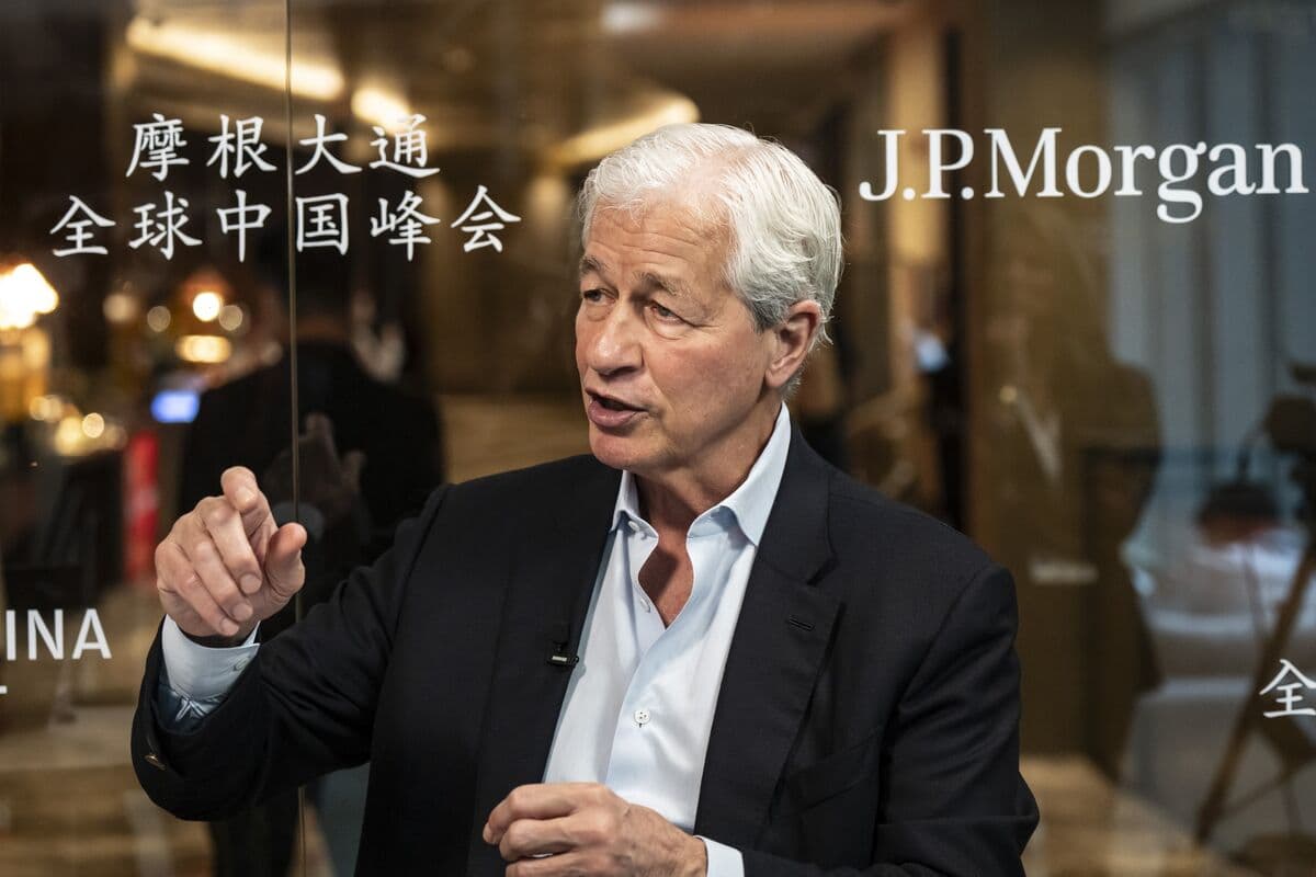 Jamie Dimon says AI will reshape bank hiring, Goldman Sachs takes note