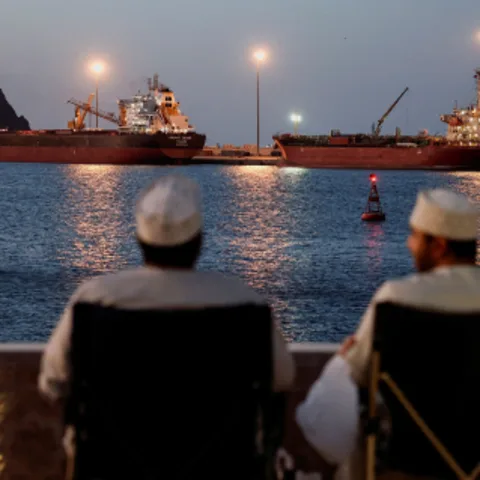 Oil climbs as US-Iran ceasefire remains elusive, markets steady