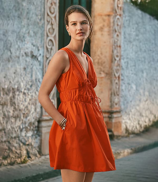 LOFT’s petite sale offers deep discounts on summer-ready staples