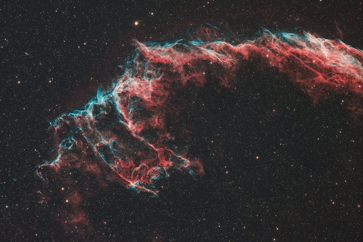 Astrophotographer asks how to blend narrowband and broadband nebula data