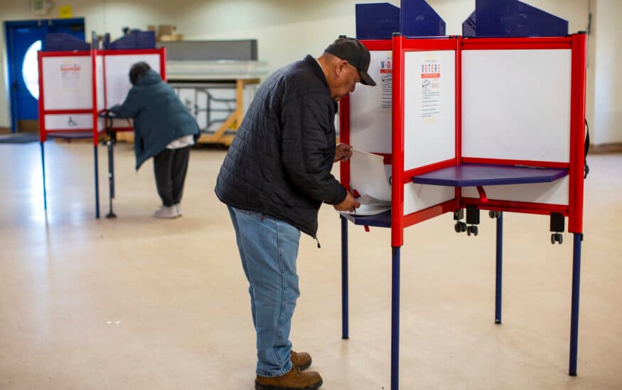 Apache County urged to adopt vote centers, protect Navajo voter access