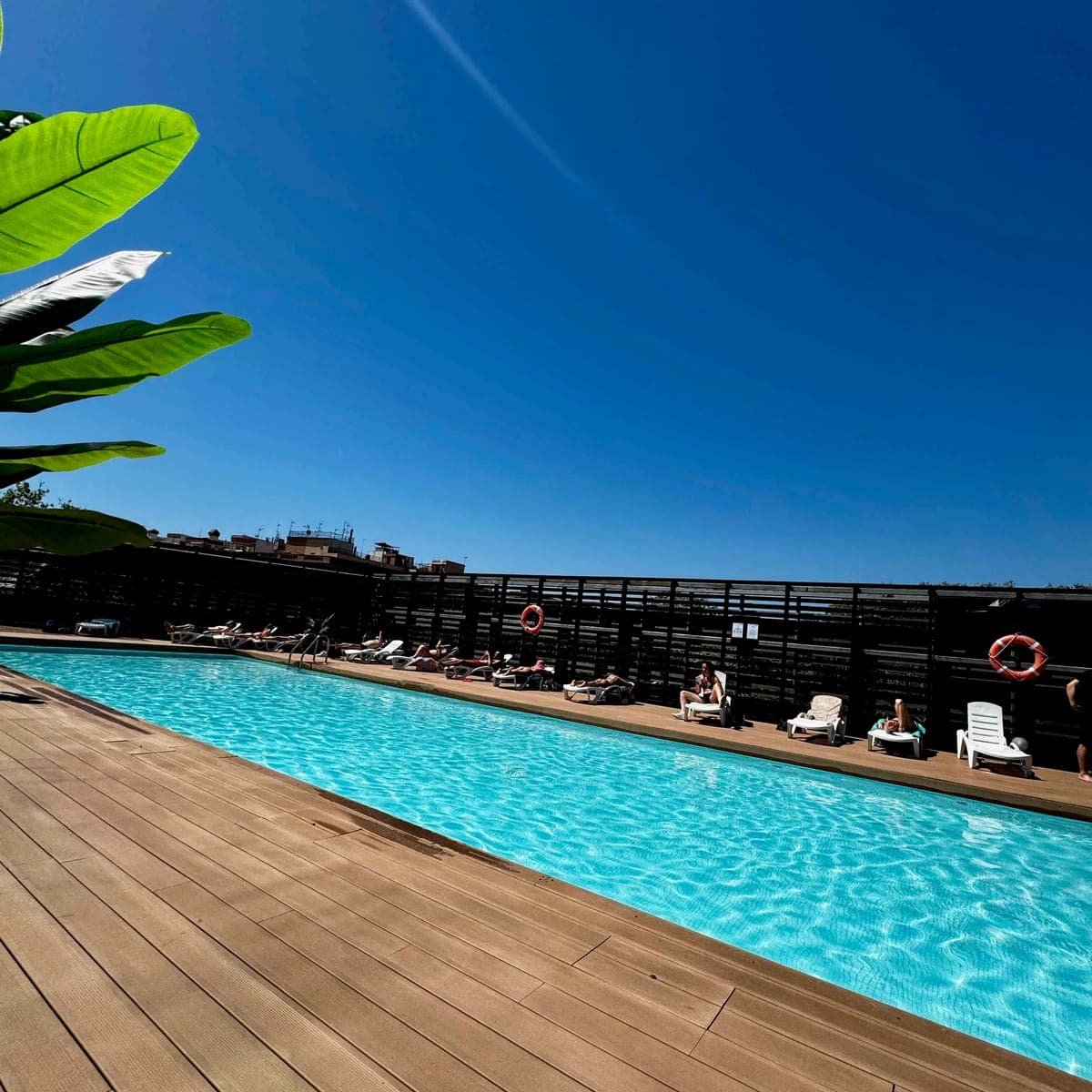 Barcelona guide maps 15 municipal pools, prices and hours