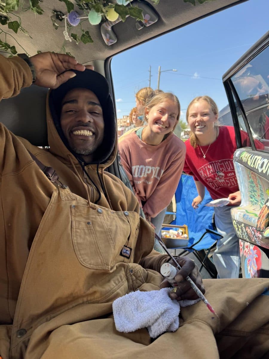 Benedictine College students aid Atchison nonprofits during service week