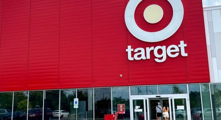 Argus Sets Target Price at $125, Context for Staff and Strategy