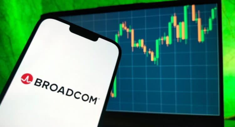 Broadcom Eyes Record Highs, Wall Street Focuses on AI Guidance