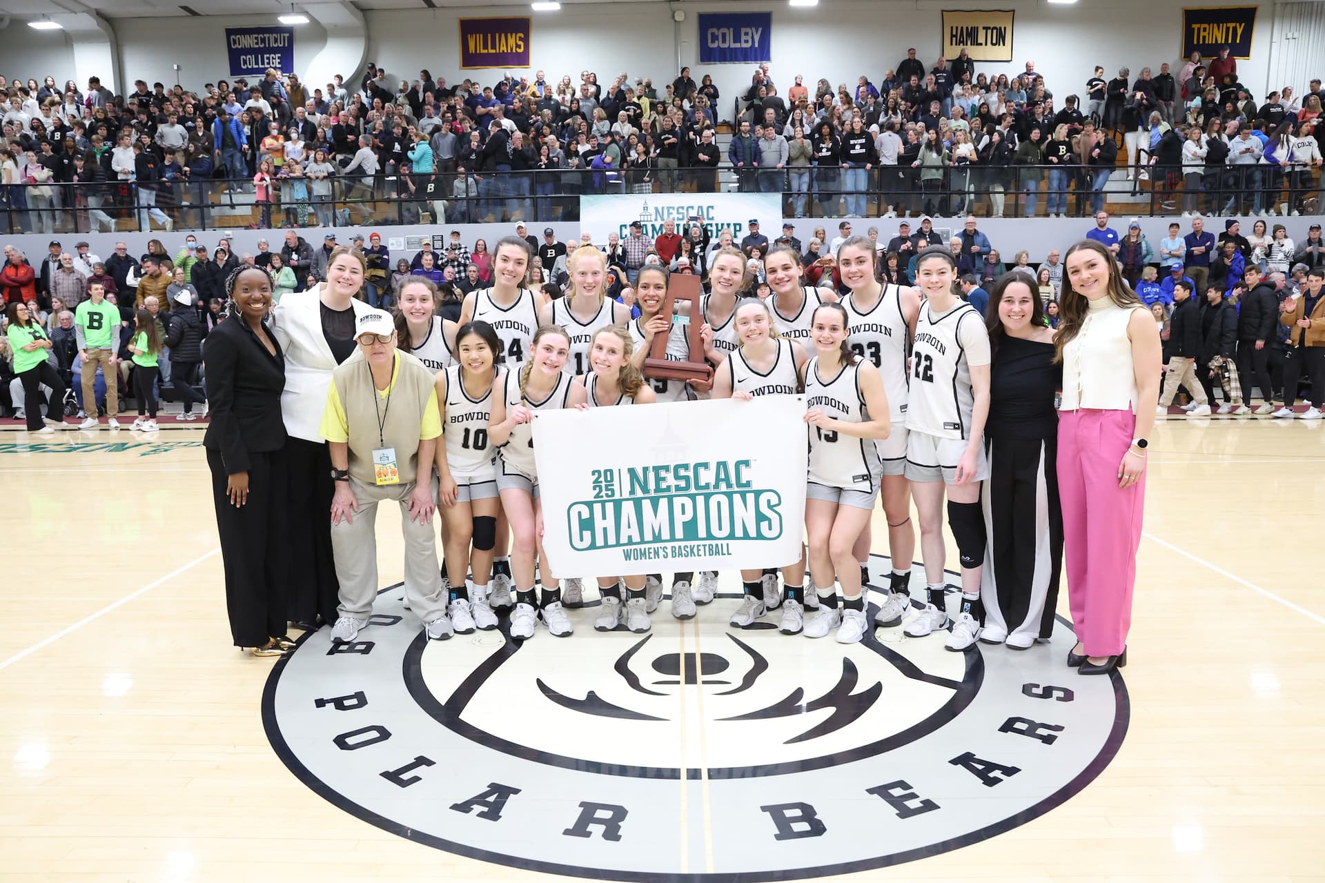 Bowdoin nips Connecticut College 82-79 for first NESCAC win