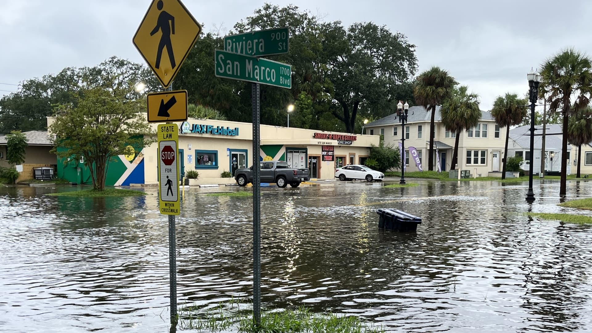 Late-April downpour floods Jacksonville streets, April rain tops normal levels