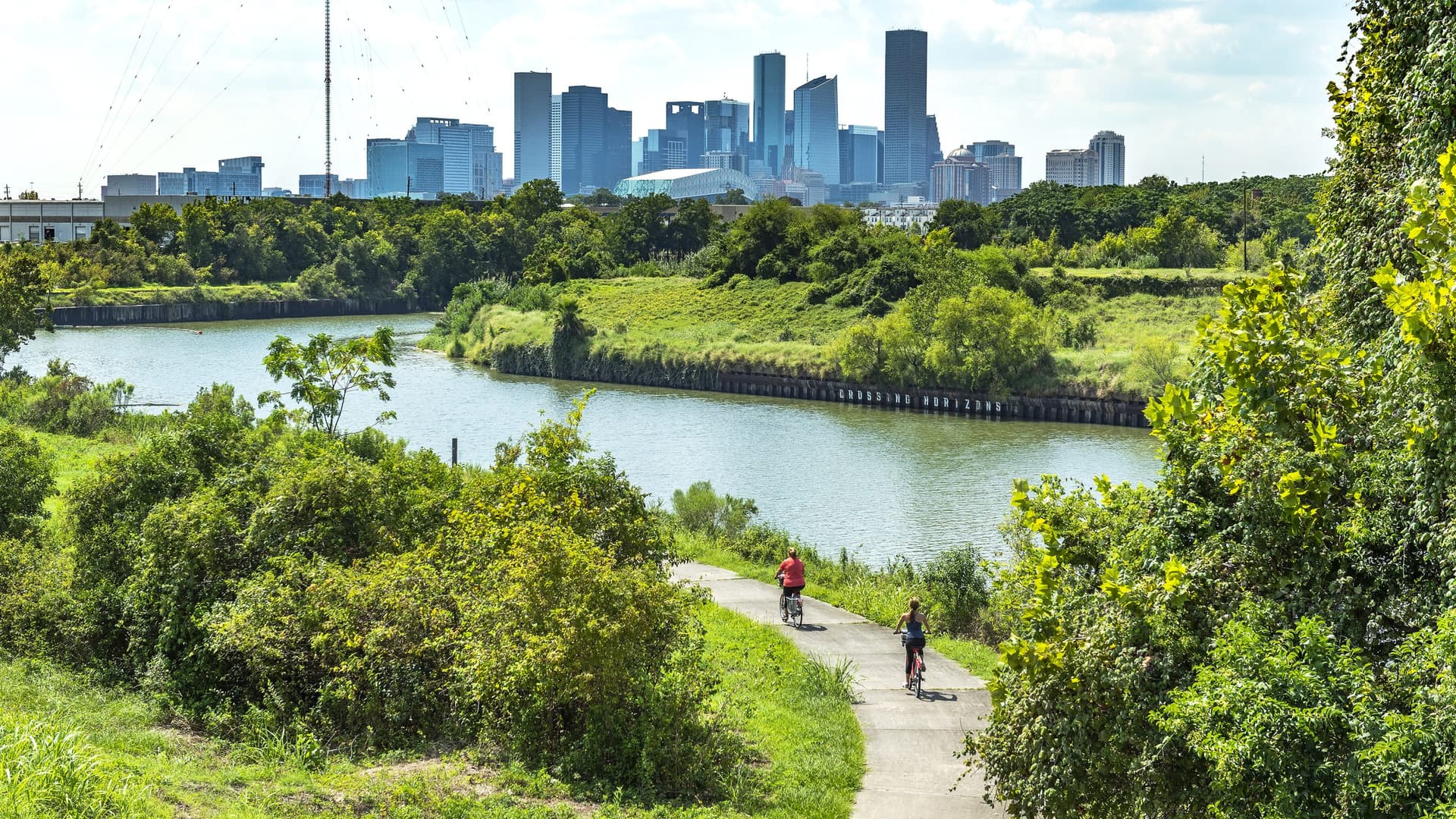 Buffalo Bayou Park Offers Multiuse Trails in Harris County Greenway Network
