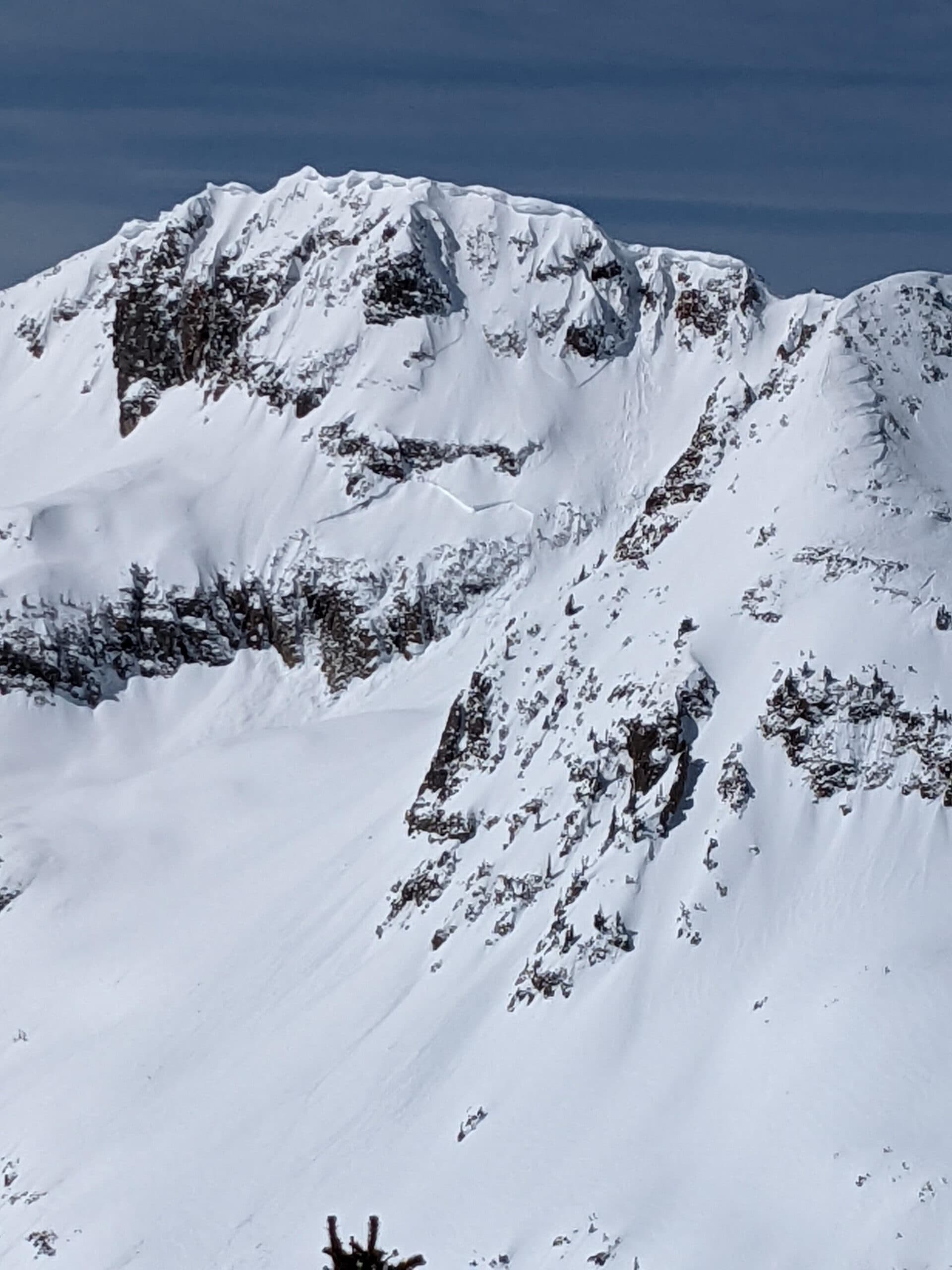 CAIC posts photos and maps of rider-triggered avalanches in Minnehaha Basin