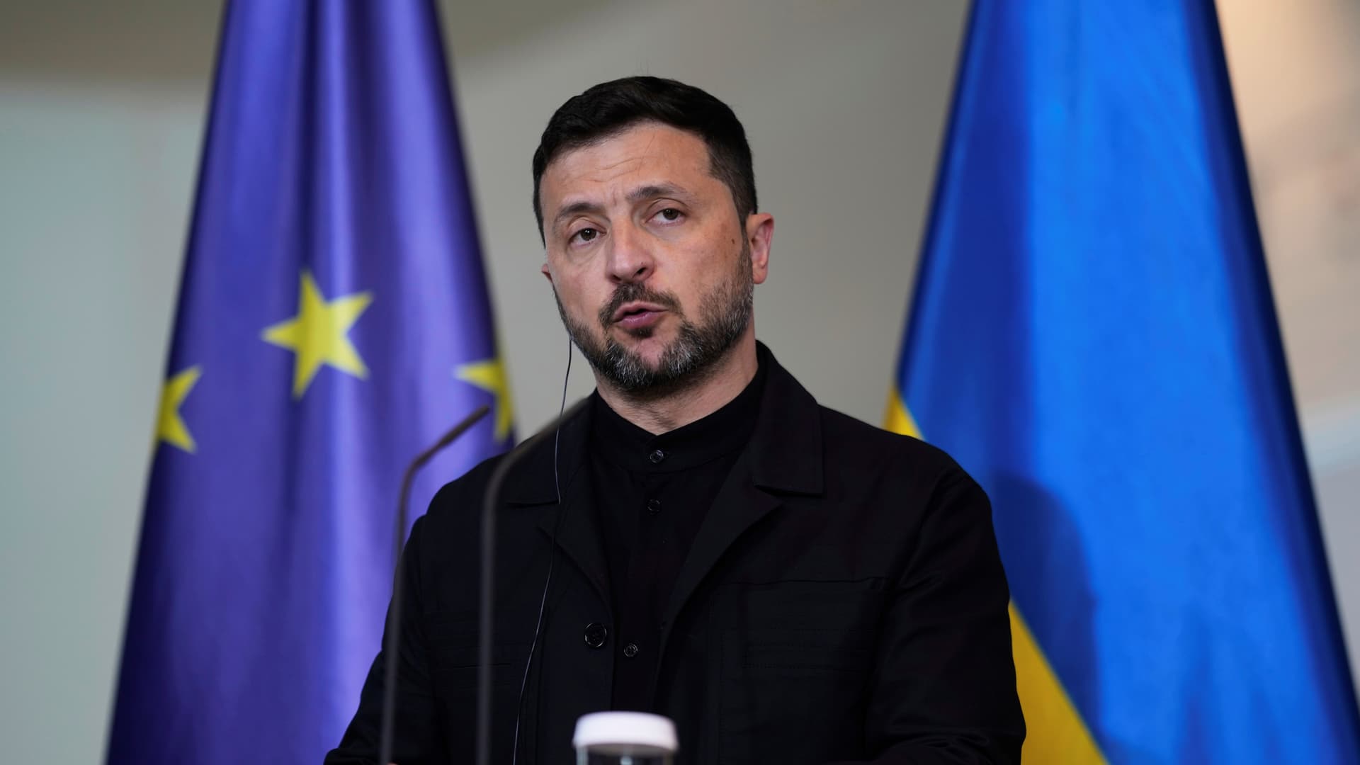 Zelenskyy Heads to Istanbul for Talks as Russia, Ukraine Trade Deadly Strikes