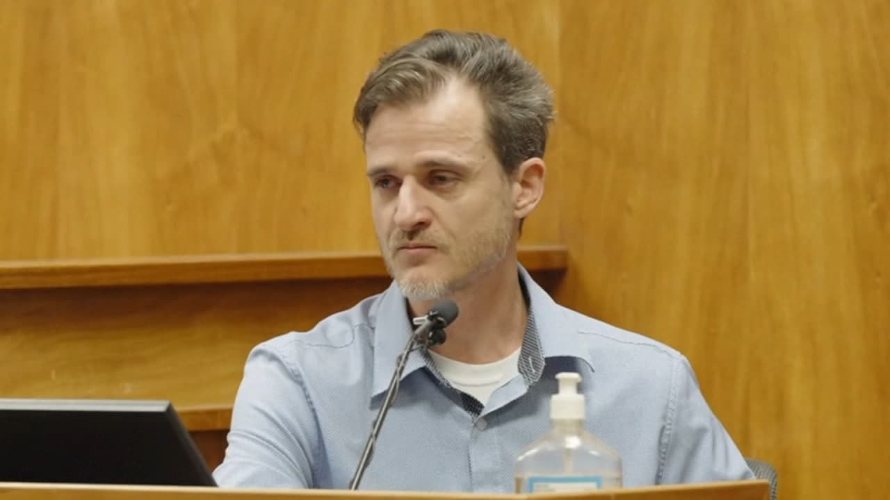 Anesthesiologist Accused of Pushing Wife Near Cliff, Beating Her With Rock