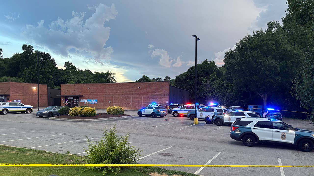 Raleigh police investigate shooting behind 7-Eleven on South Saunders Street