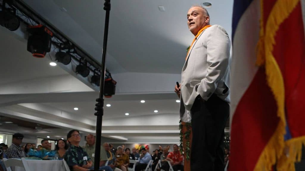 Mayor Alameda Vetoes Bill 127, Backs Temporary Task Force Over Permanent Construction Commission