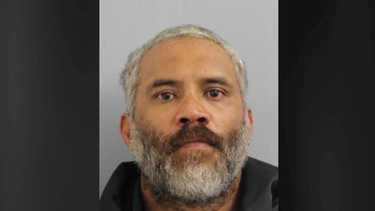 Police seek man wanted on $50,000 probation warrant in Puna, Hāmākua