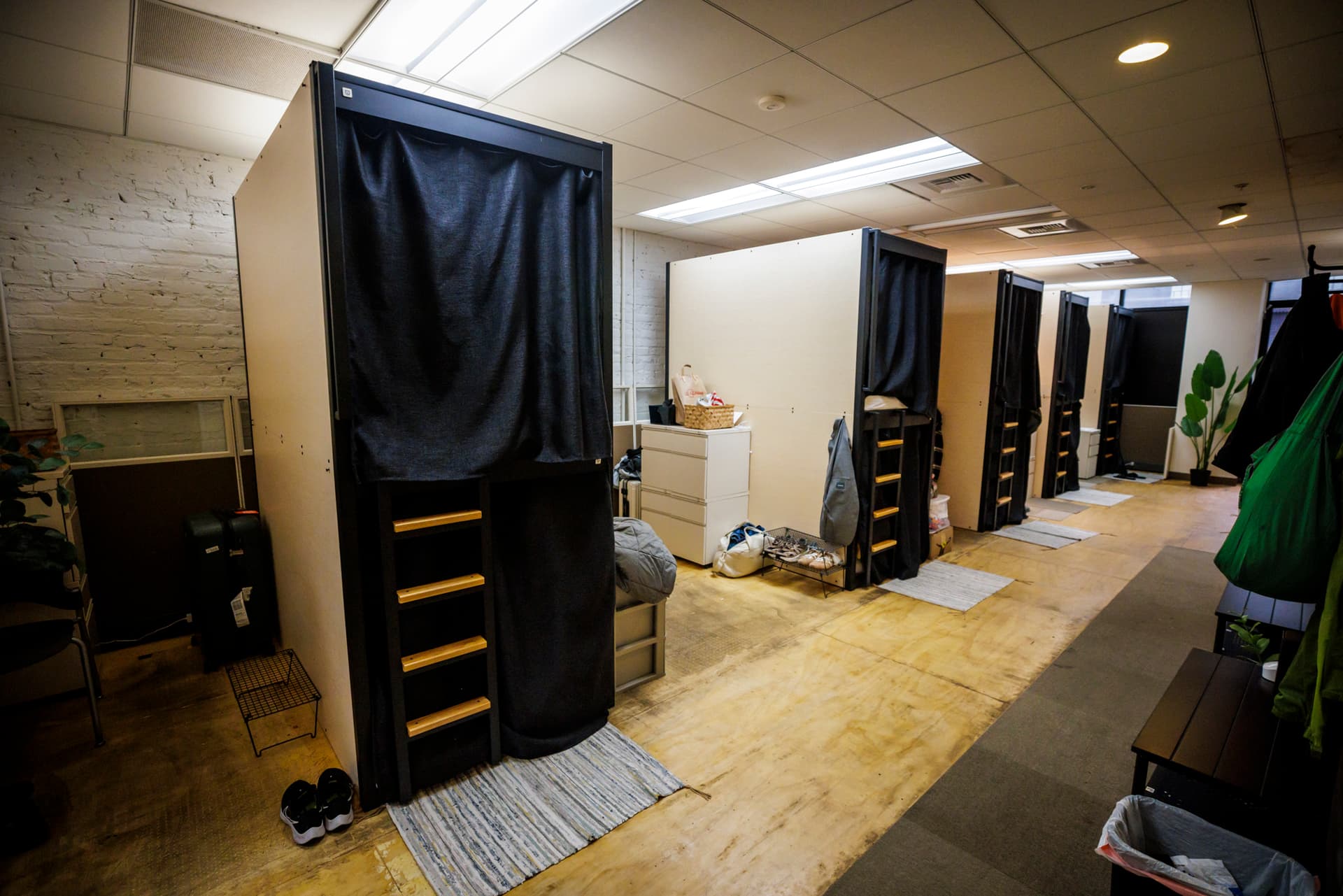 Downtown San Francisco pod housing draws renters seeking cheaper rooms