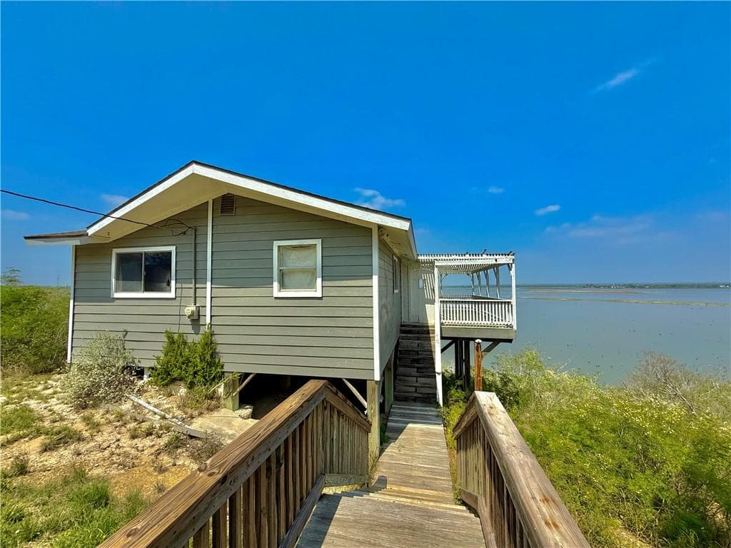 Lakefront Sandia Home Listed at $720,000 Bolsters Local Market