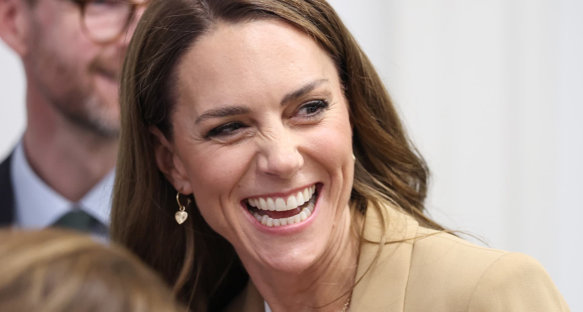 Princess Kate Wears Sentimental Gold Charms for Early Childhood Visit