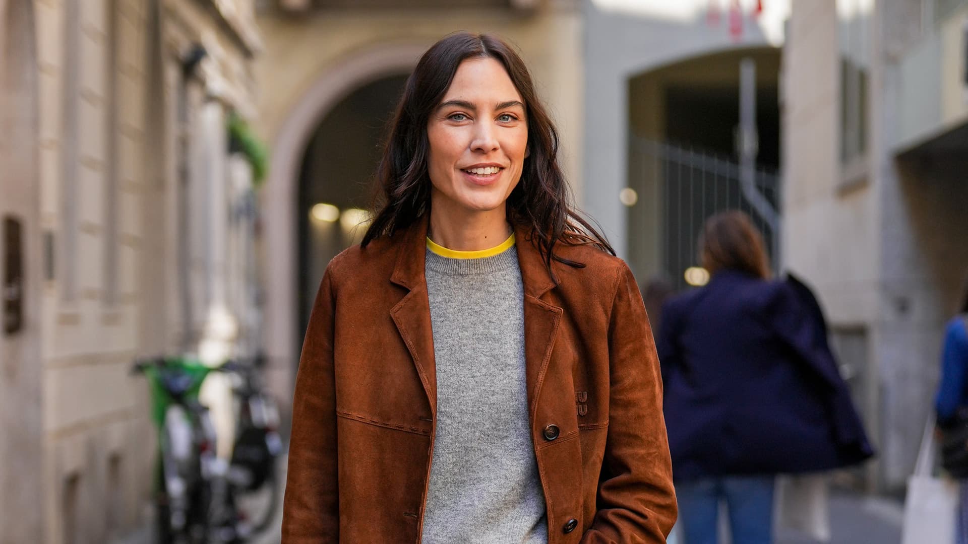 Alexa Chung backs colorful tees, the new chic sweater layer