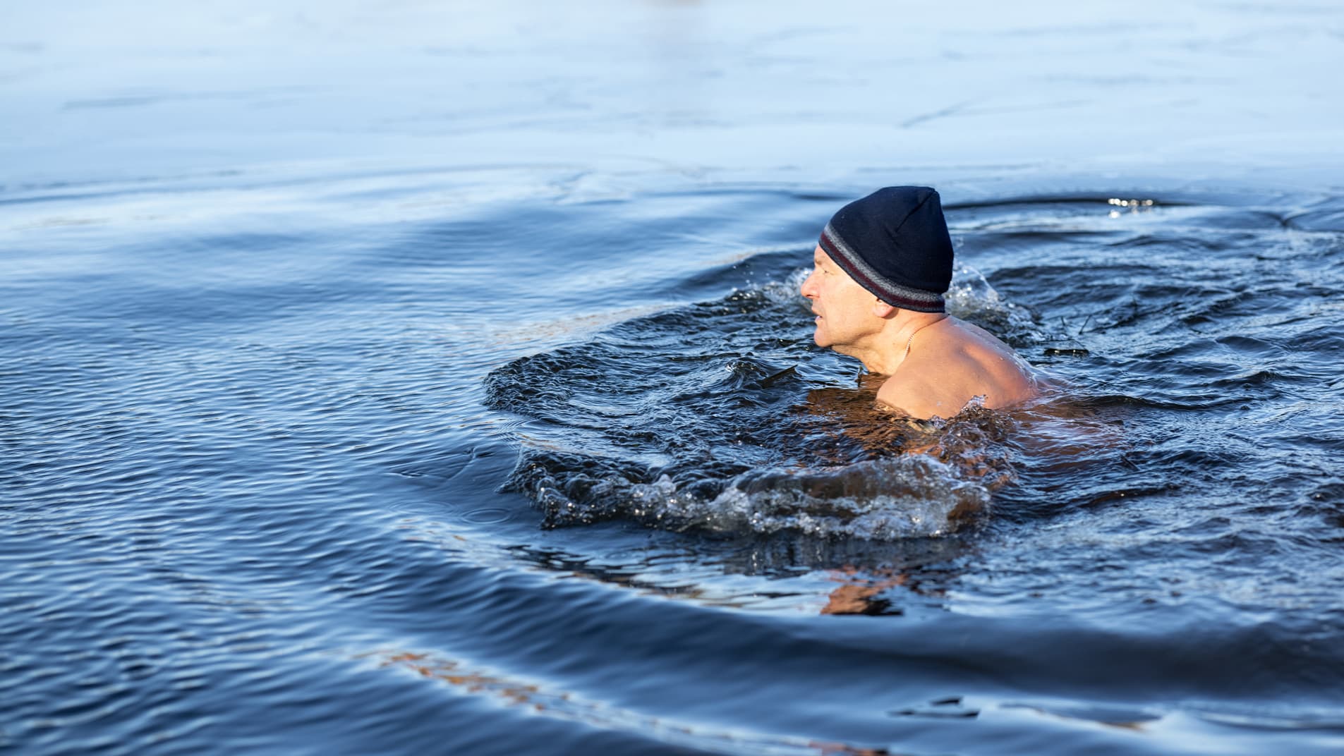 Aalto Study: Cold-Water Swimming Helps People Slow Down, Improve Wellbeing