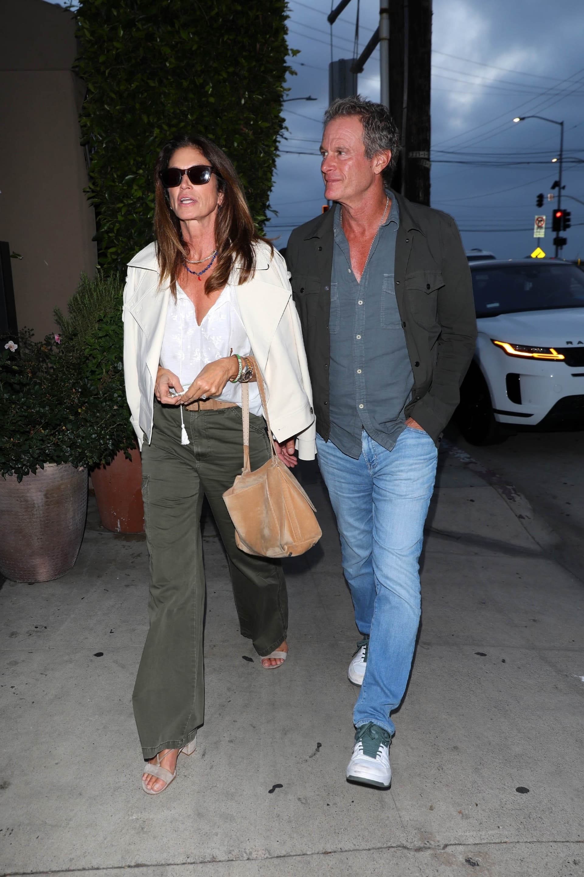 Khaki jeans are the polished summer update capsule wardrobes need
