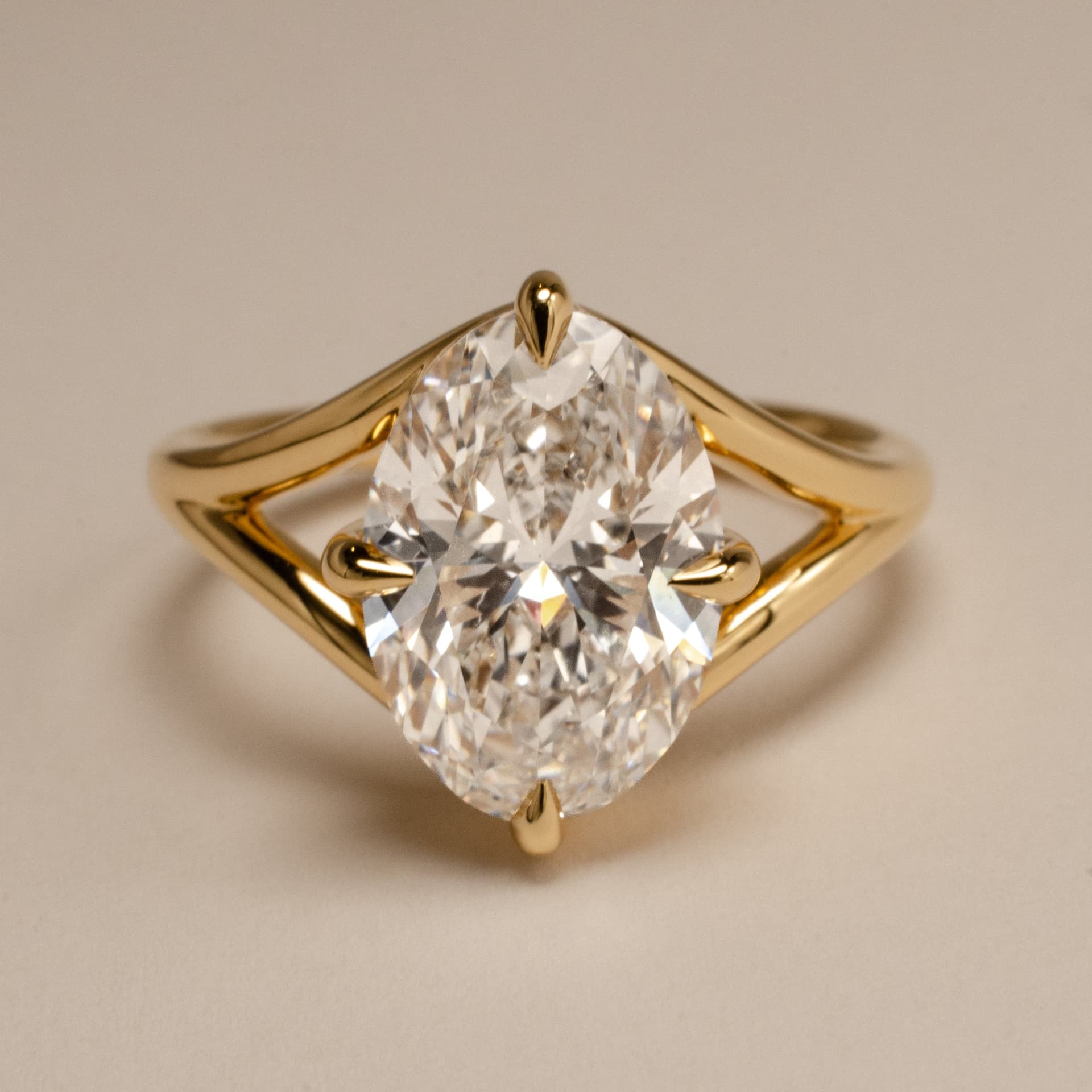 2026 Engagement Ring Trends Favor Sculptural Gold, Elongated Diamonds, Warm Stones