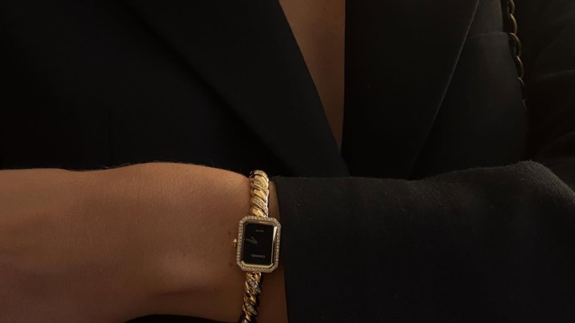 29 Chic Jewelry Picks to Elevate Jeans and Sweaters