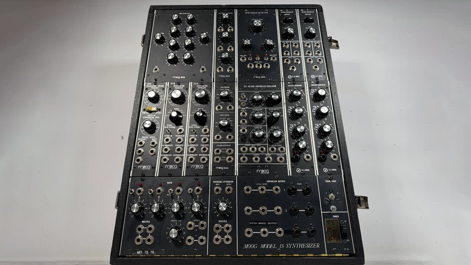 John Paul Jones Studio Gear Heads to Soundgas Timed Auction