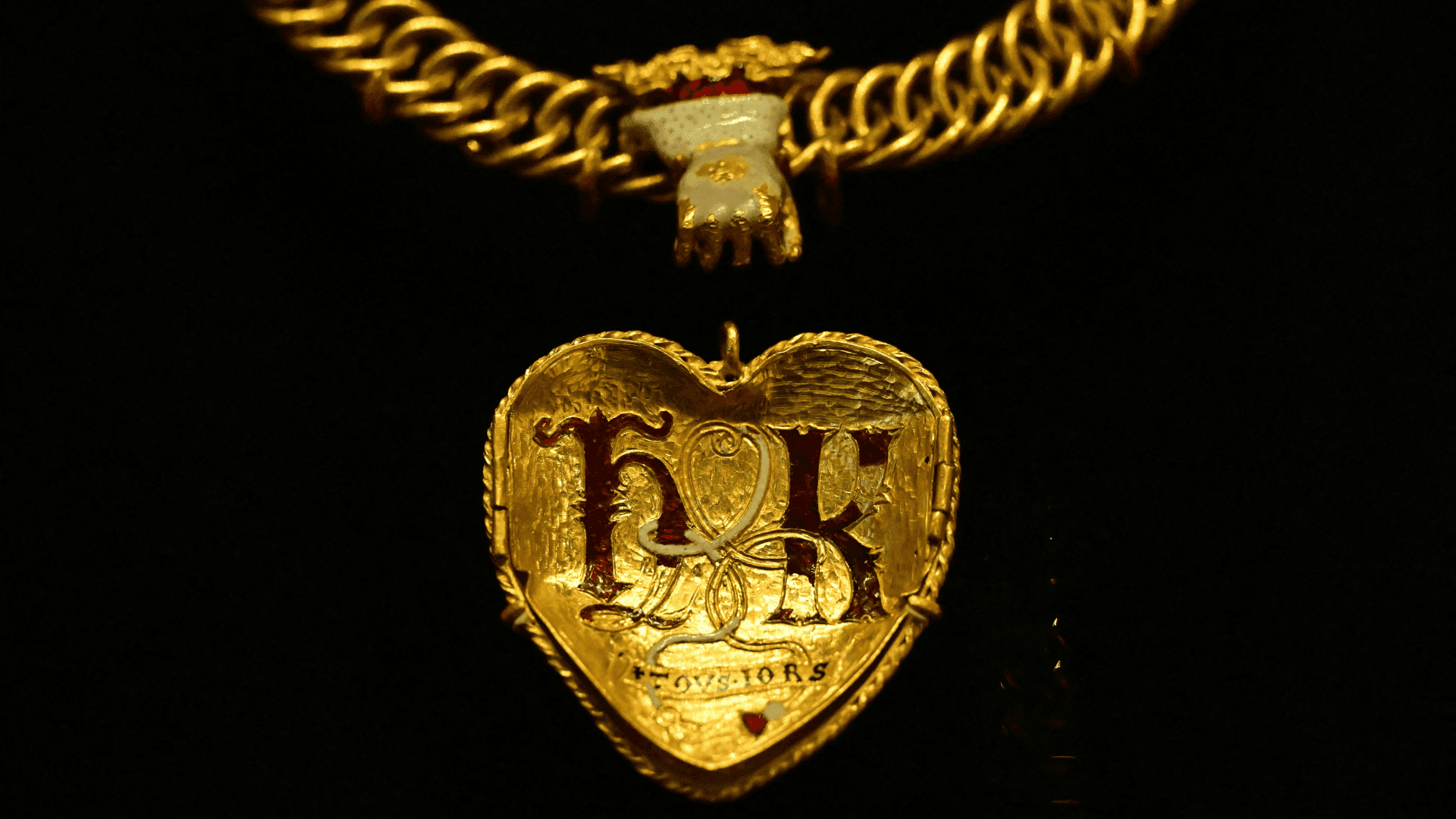Tudor Heart: A Renaissance gold necklace reveals a French‑English pun and Tudor‑era details