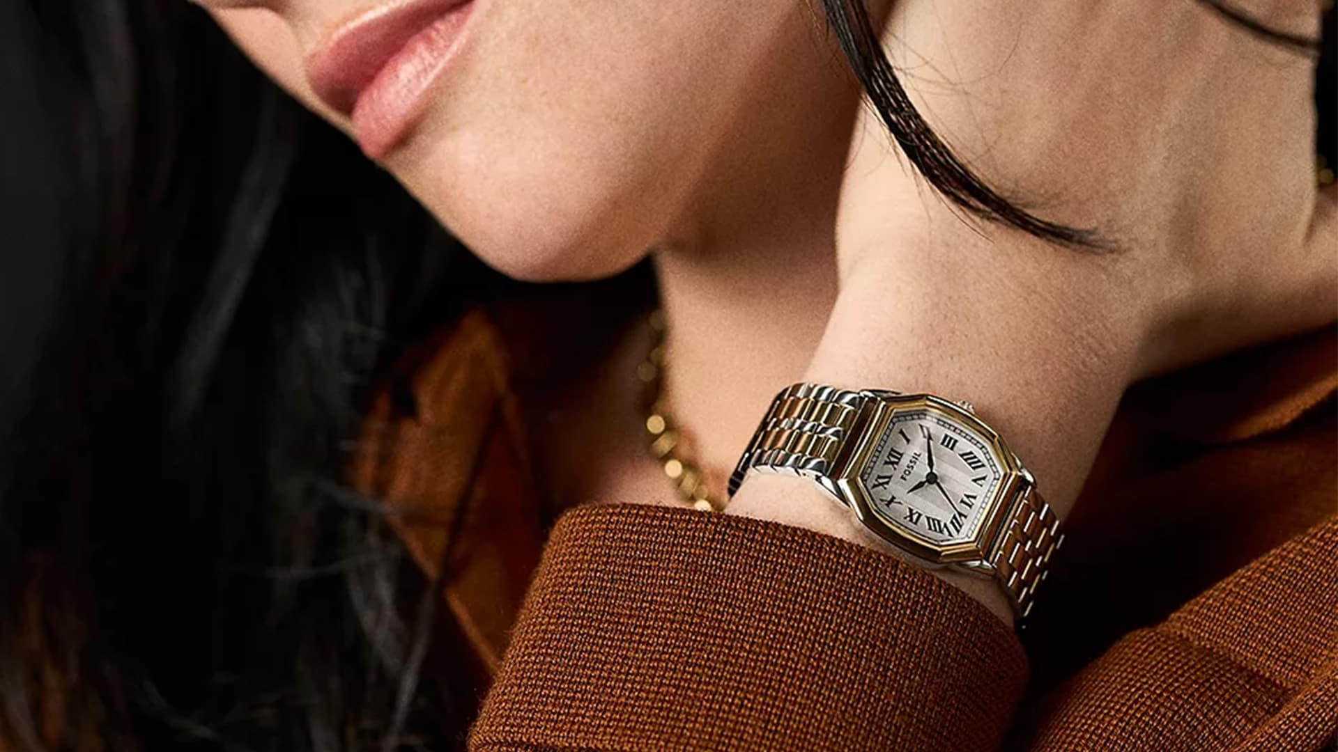 Fossil’s two-tone Harlow watch makes a polished graduation gift