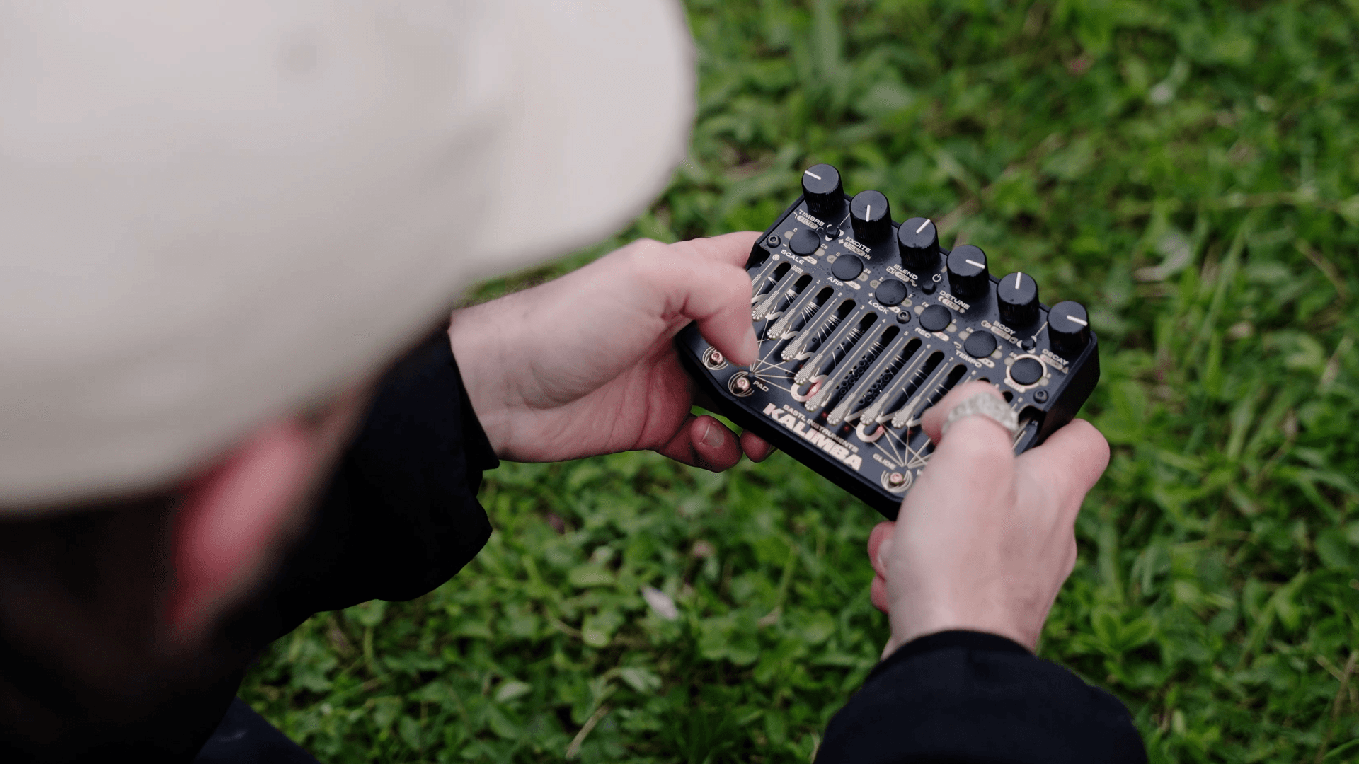 Bastl Kalimba blurs acoustic and electronic synthesis at Superbooth 2026
