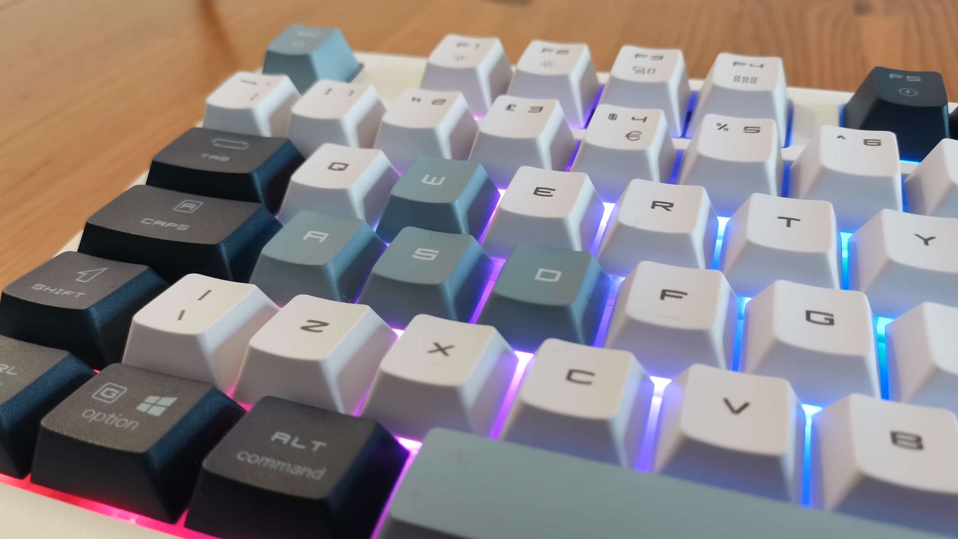 MSI Forge GK600 TKL Wireless delivers strong features, trades battery life