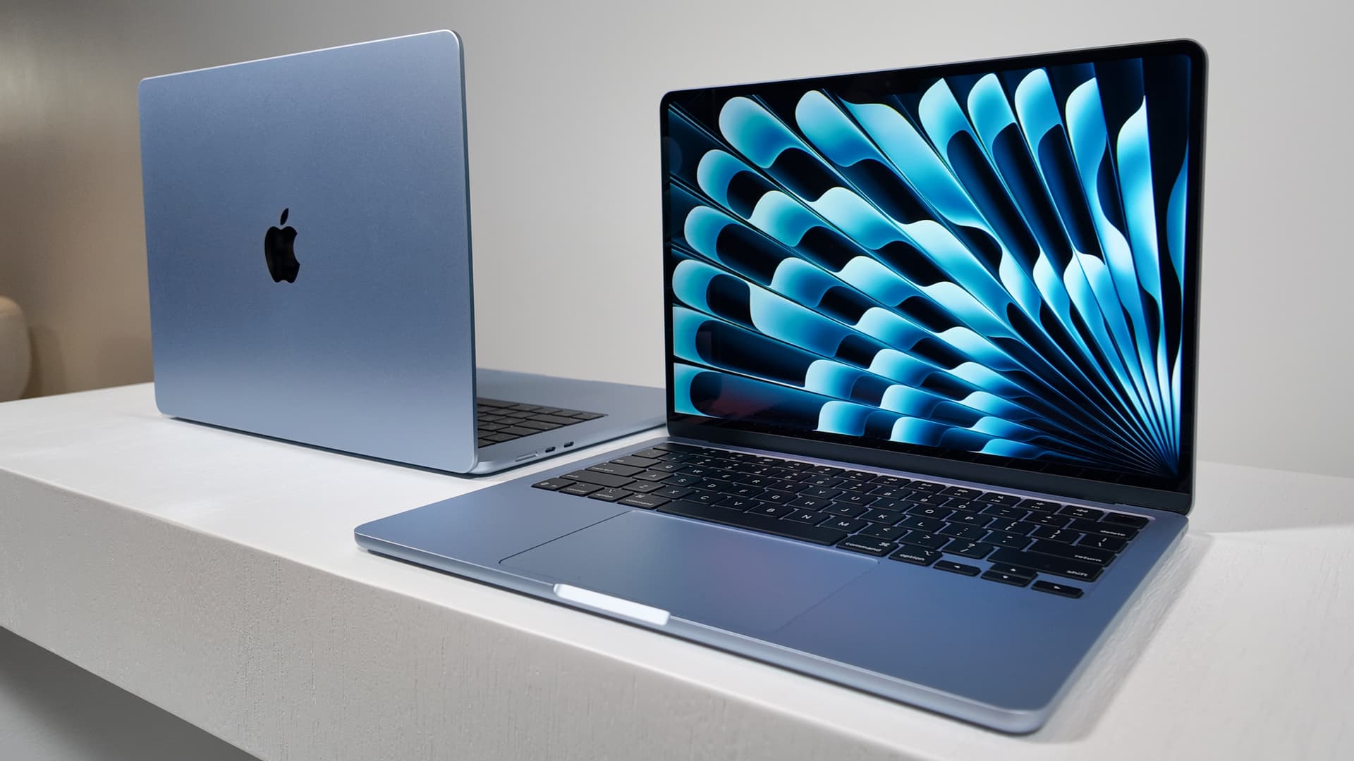 Apple and Microsoft raise prices as memory-chip shortage spreads