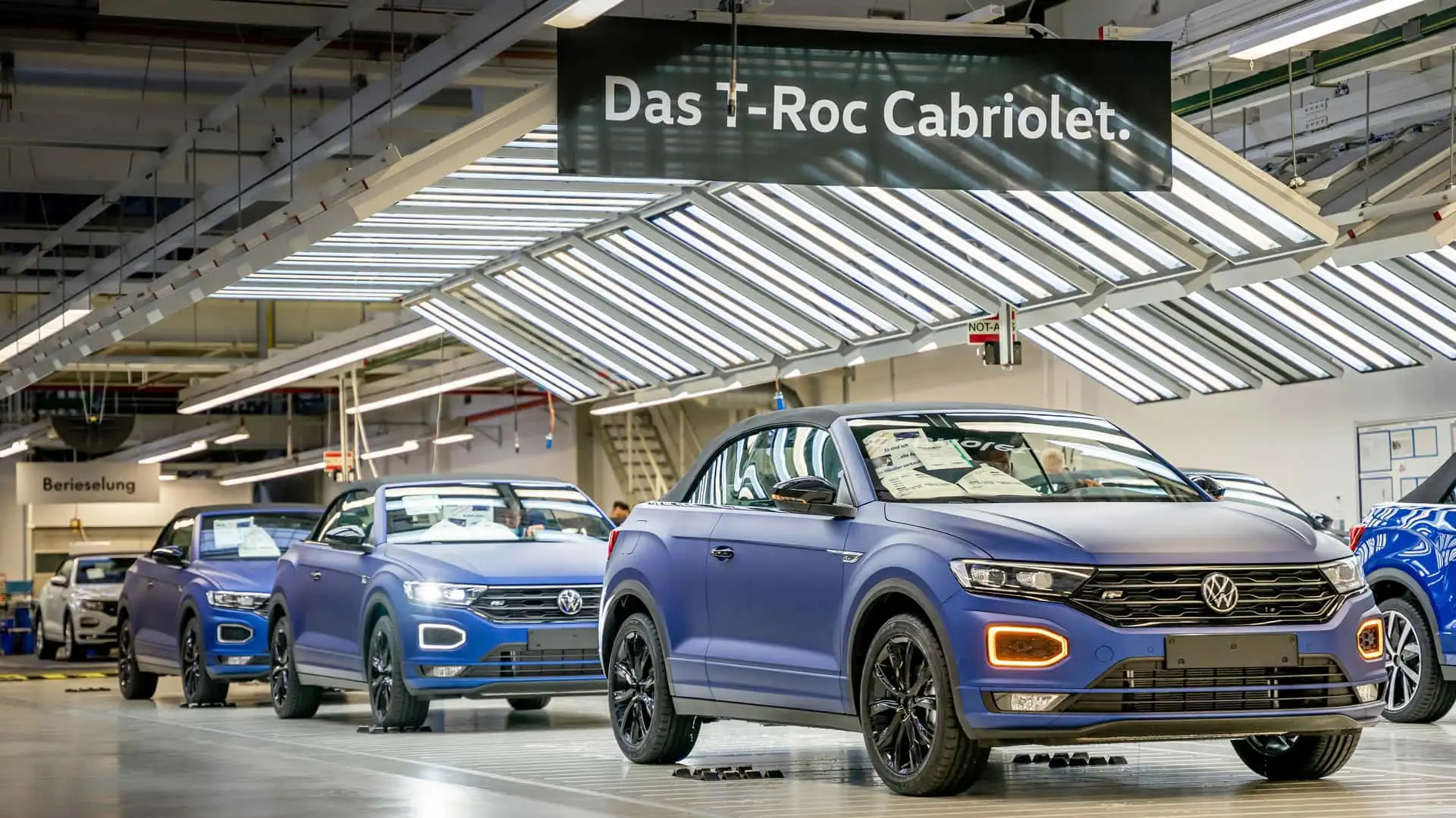 Volkswagen cuts Osnabrueck output, deepening factory's uncertain future