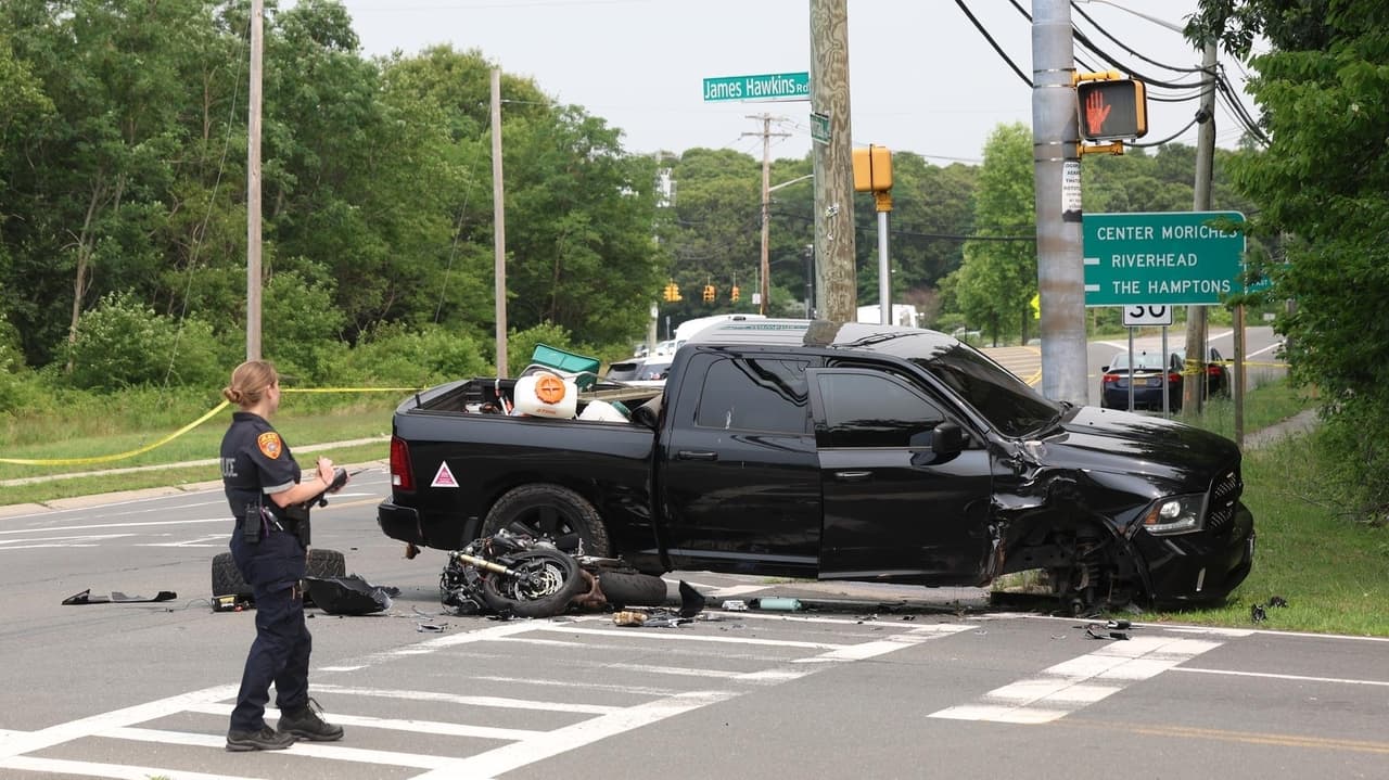 19-year-old Center Moriches man killed in Moriches motorcycle crash