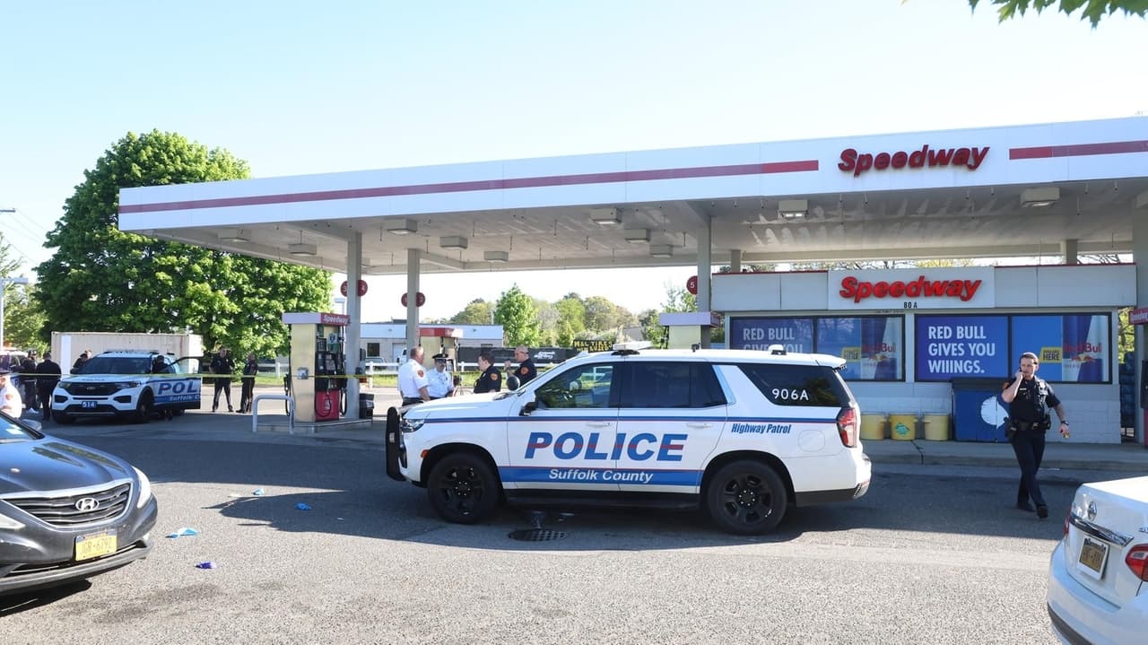 Bellport man charged in fatal stabbing at Yaphank gas station